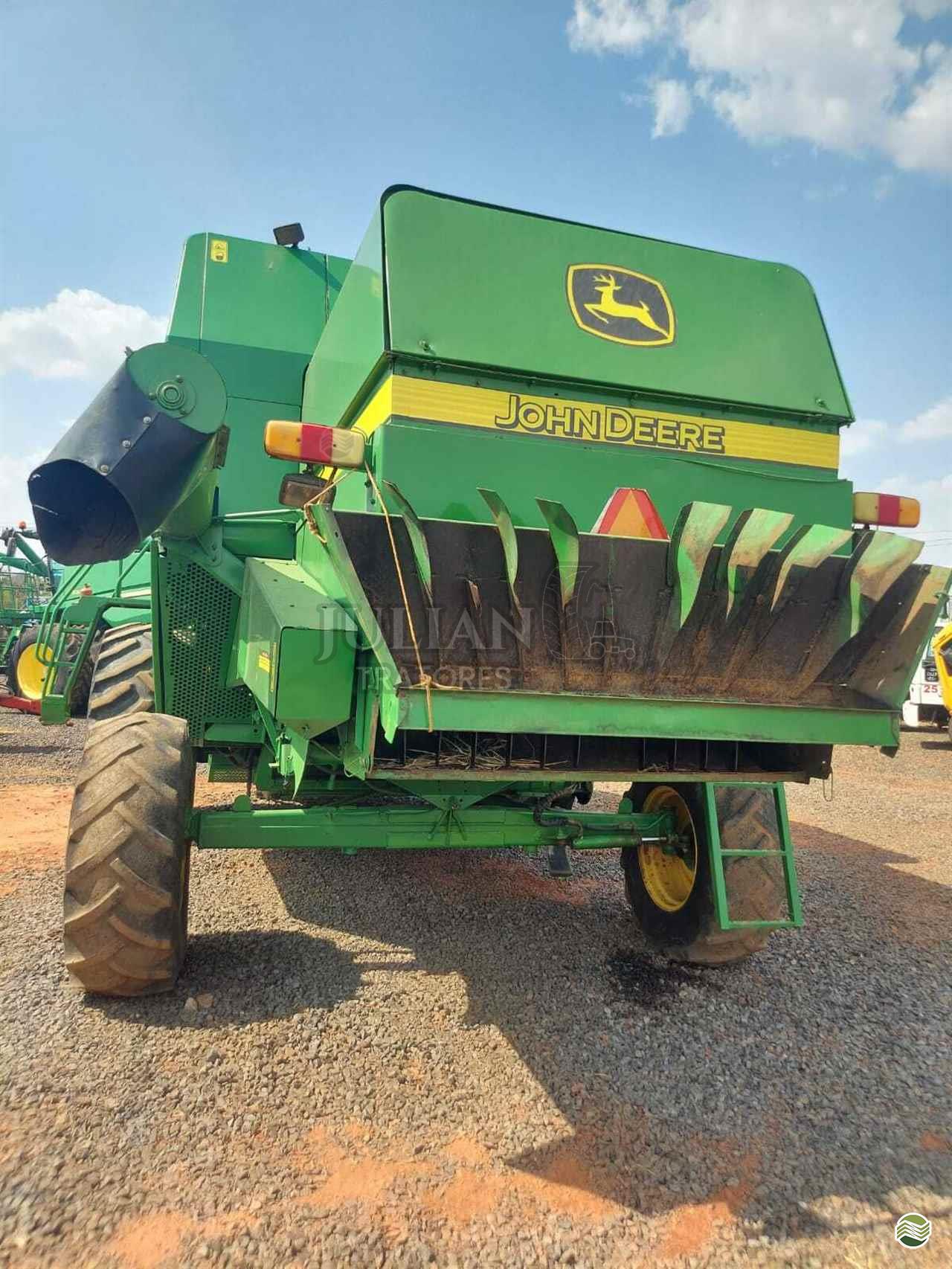 COLHEITADEIRA JOHN DEERE JOHN DEERE 1550 Juliano Tratores UBERABA MINAS GERAIS MG